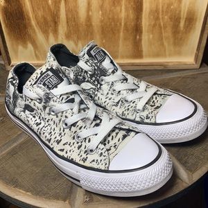 Converse all star sneakers women’s size 6